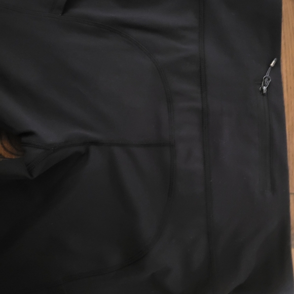 Lululemon Leggings, rouched legs, practically new,worn 2-3 times exc. condition. - Picture 3 of 11